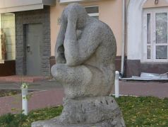 Памятник "Покаяние". Скульптор: Б.В. Качаровский. Источник: http://kacherovskiy.narod.ru/